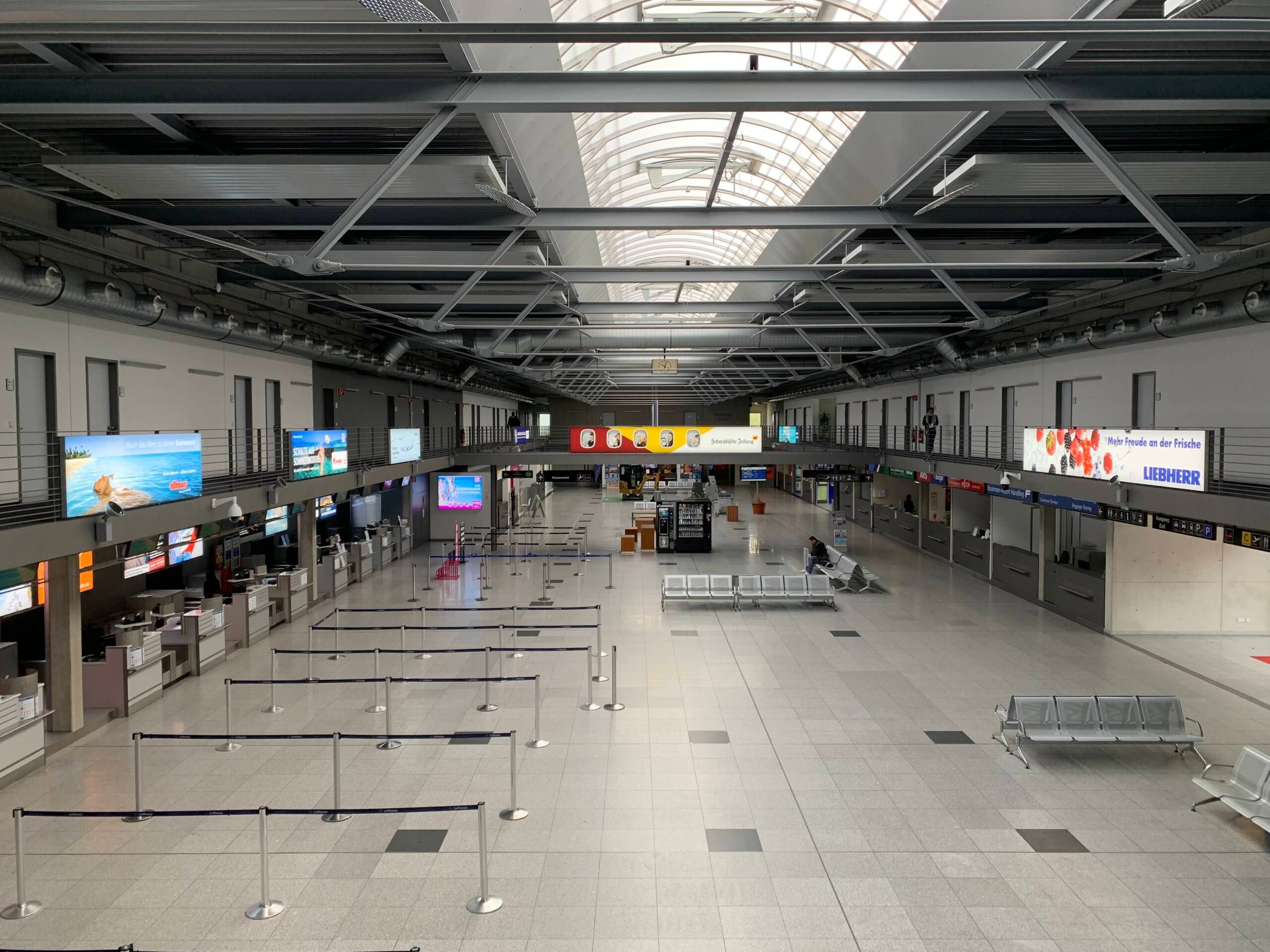 Aufnahme des Terminals im Bodensee-Airport Friedrichshafen