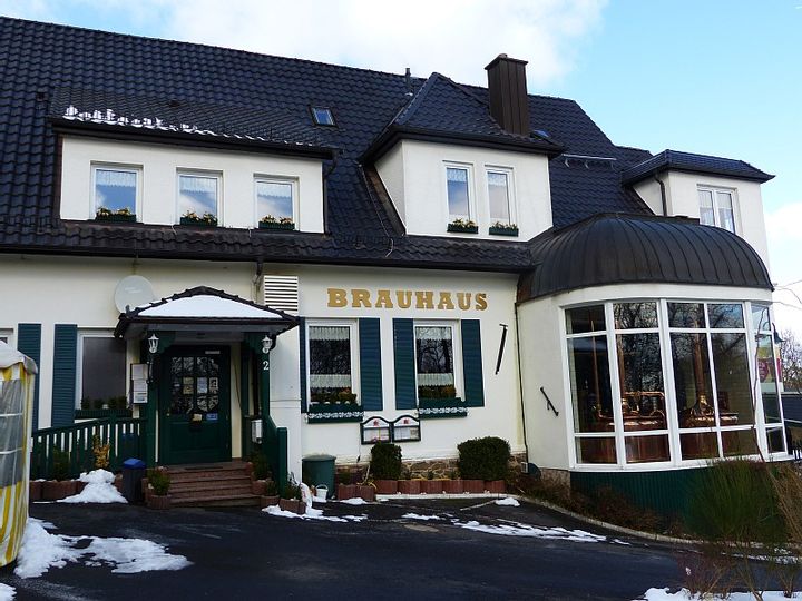 Blick auf den Eingang des Brauhaus in Bad Wildungen.