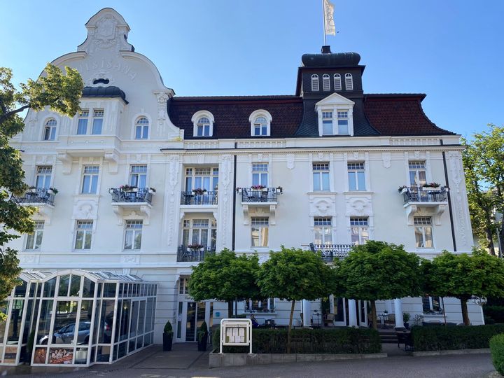 Außenansicht des Gebäudes des Hotels und Restaurants Goebels