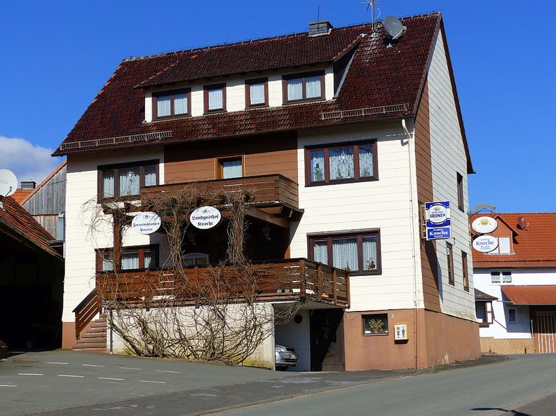 Blick auf das Haus des Landgasthof Knoche.