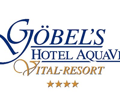 In blau der Schriftzug "Göbels Hotel AquaVita". Darunter in gelb der Schriftzug "Vital-Resort" mit 4 Sternen