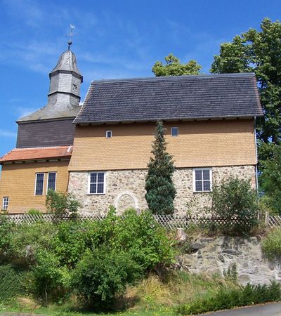 Blick auf die Kirche in Armsfeld