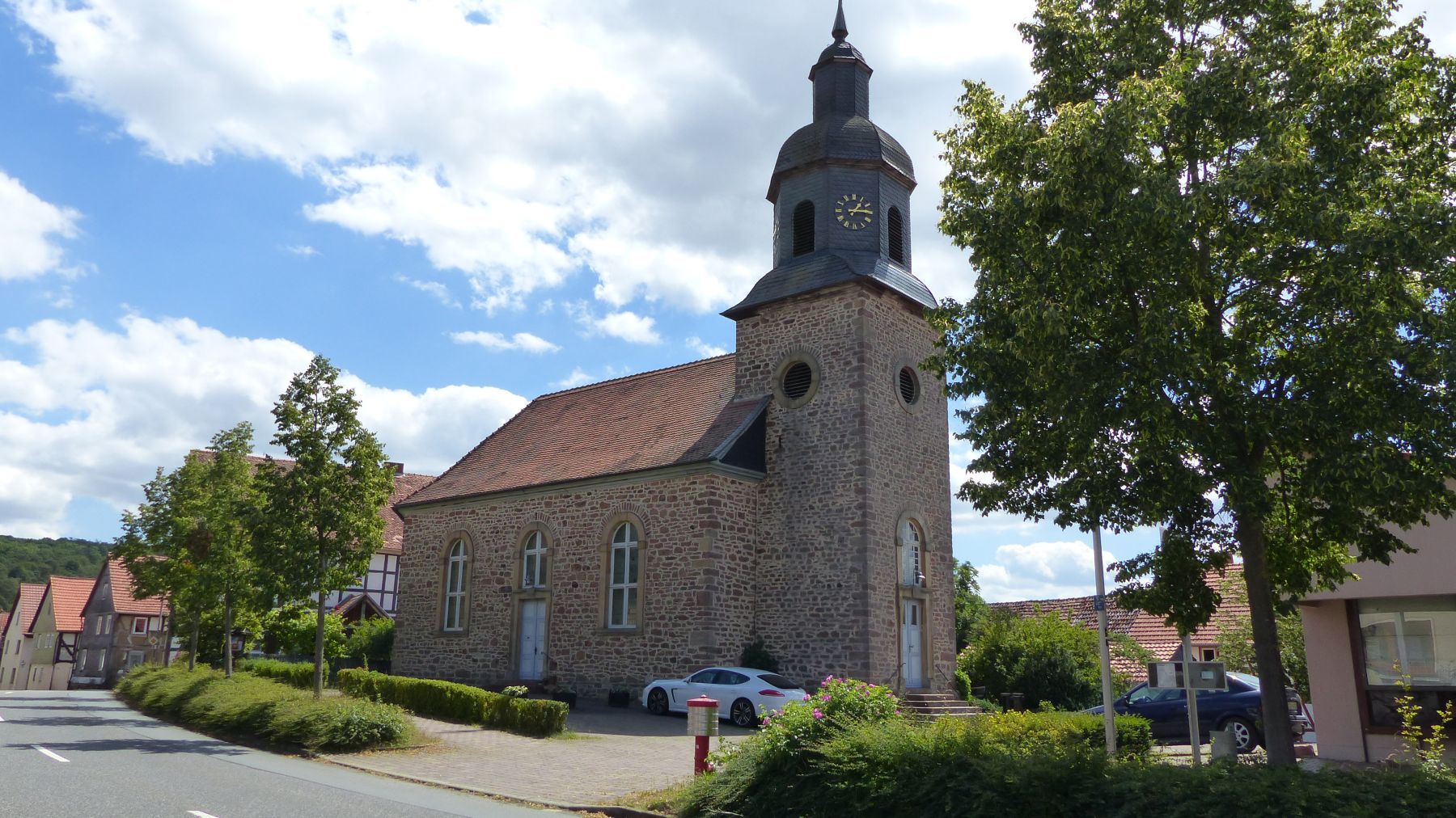 Blick auf die Kirche in Braunau