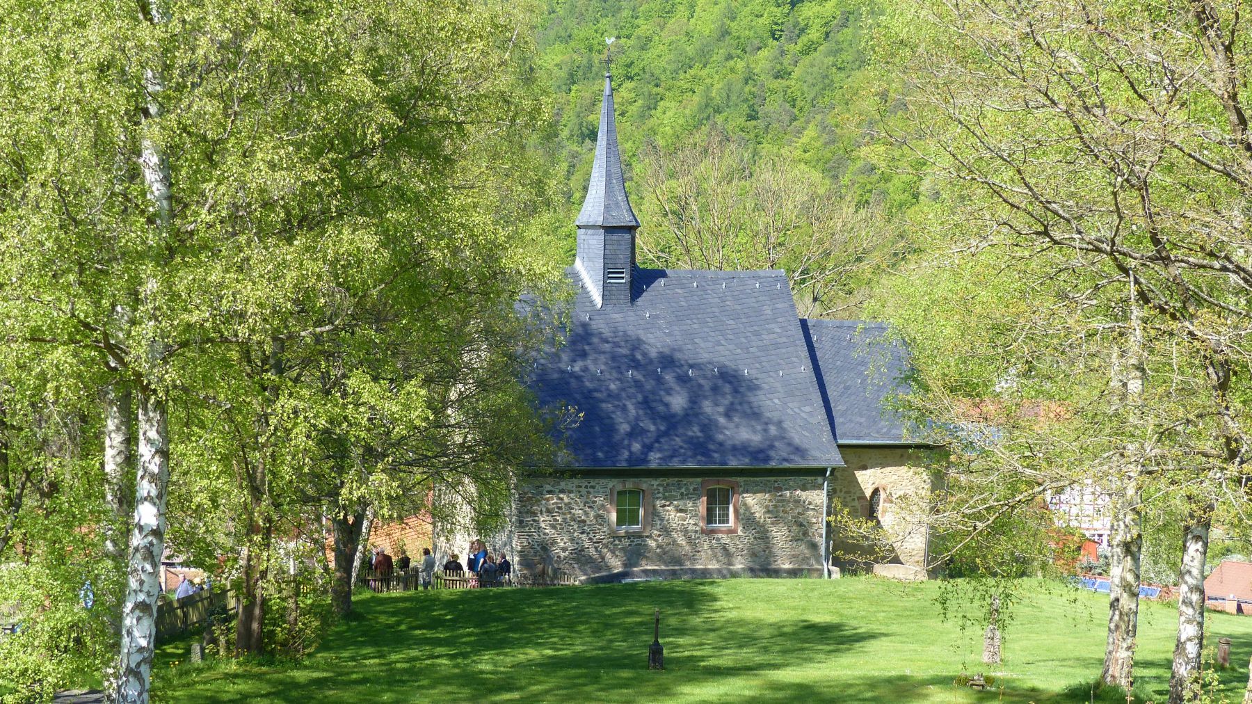 Blick auf die Kirche in Frebershausen