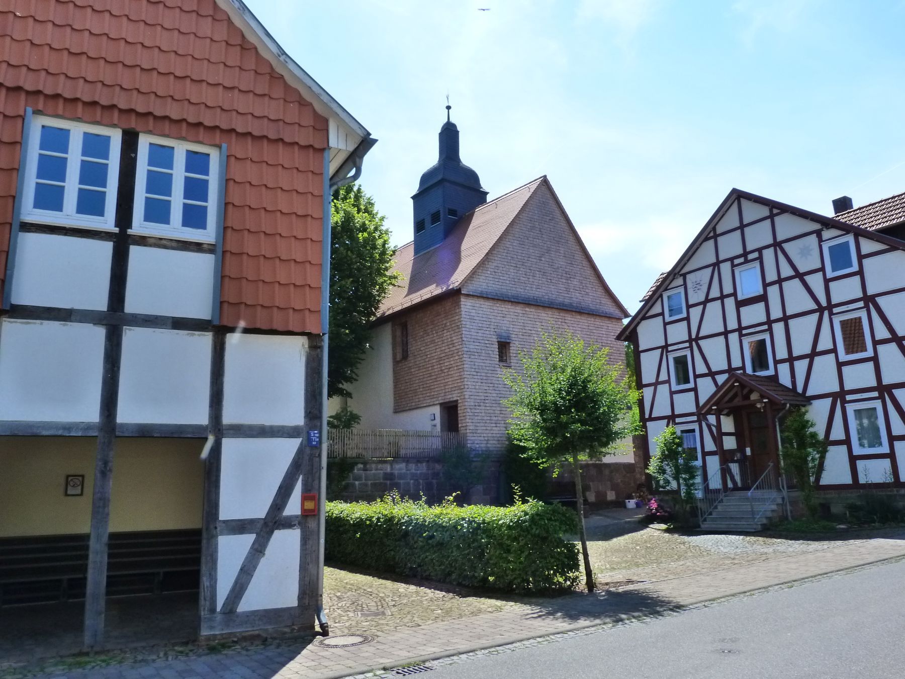 Blick auf die Kirche in Mandern