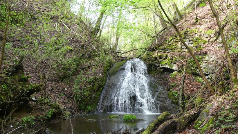 Blick auf einen Wasserfall in Odershausen