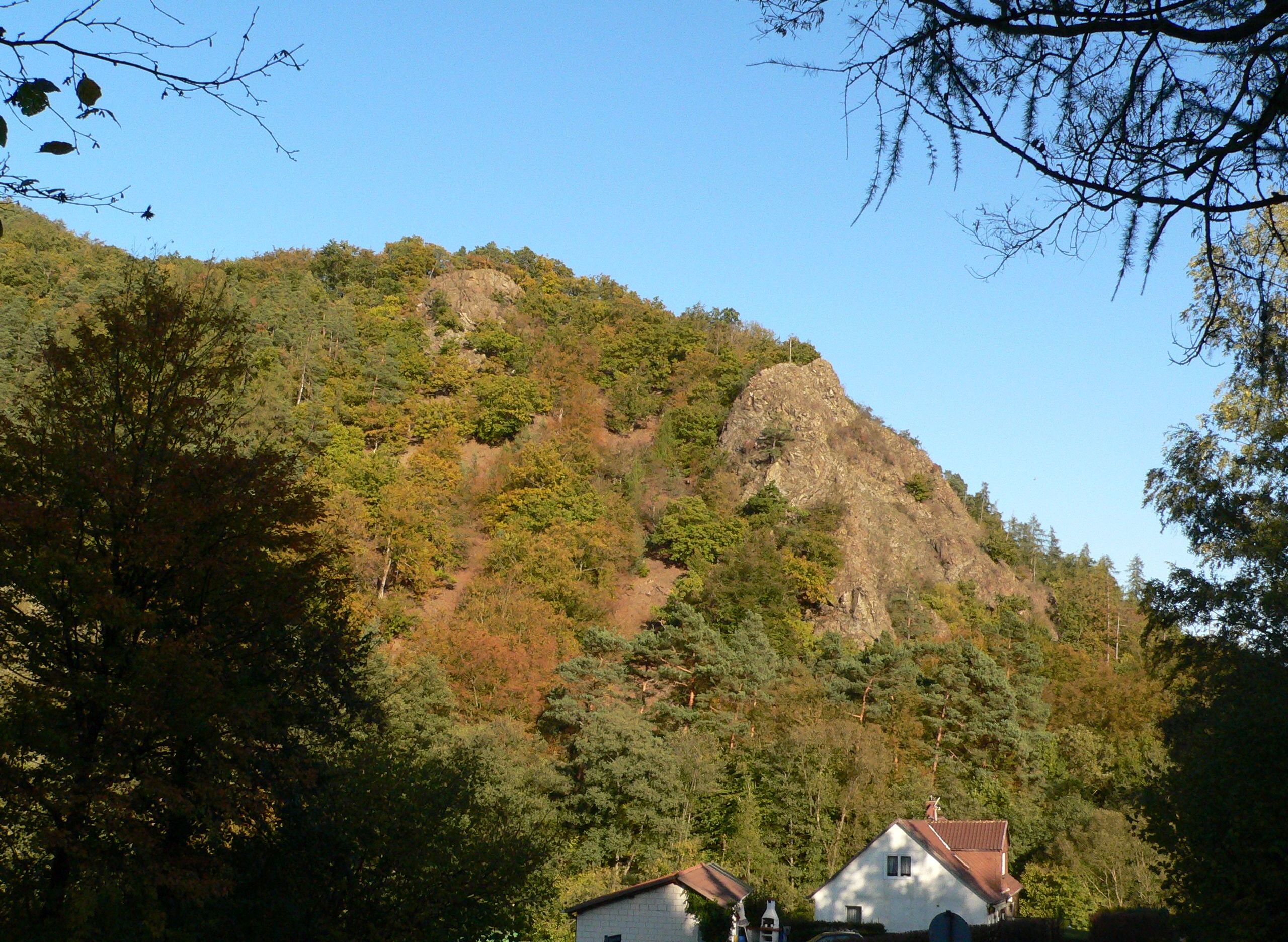 Blick auf die Bilsteinklippen in Reitzenhagen.