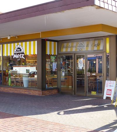 Blick auf den Eingang der Bäckerei Metz in Reinhardshausen.