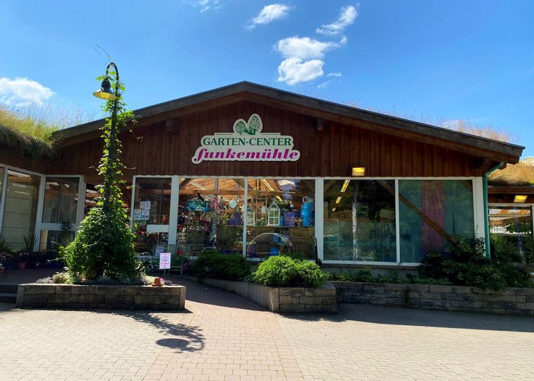 Außenansicht des Gartencenters Funkemühle.