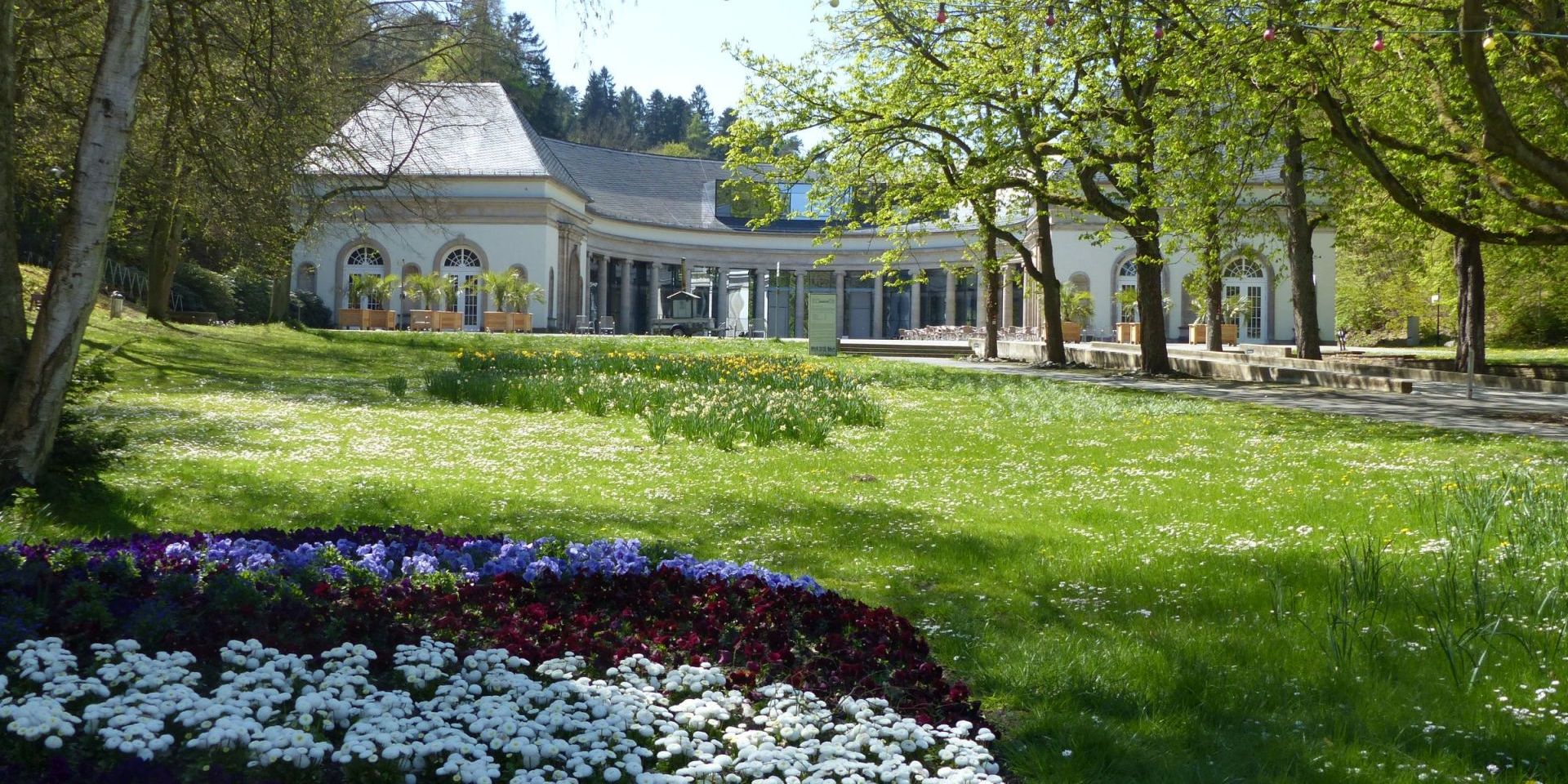 Wandelhalle Bad Wildungen mit Kurparkgelände