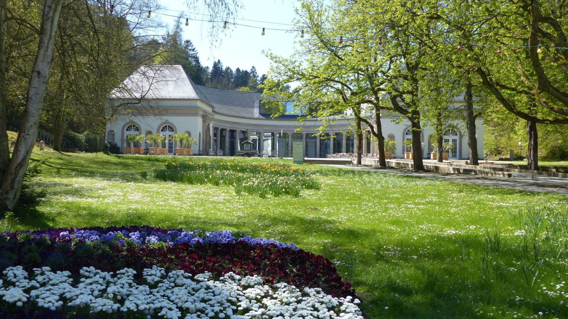 Wandelhalle Bad Wildungen mit Kurparkgelände