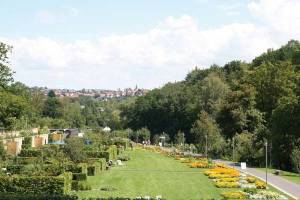 Blick auf das blühende, ehemalige Landesgartenschaugelände in Bad Wildungen