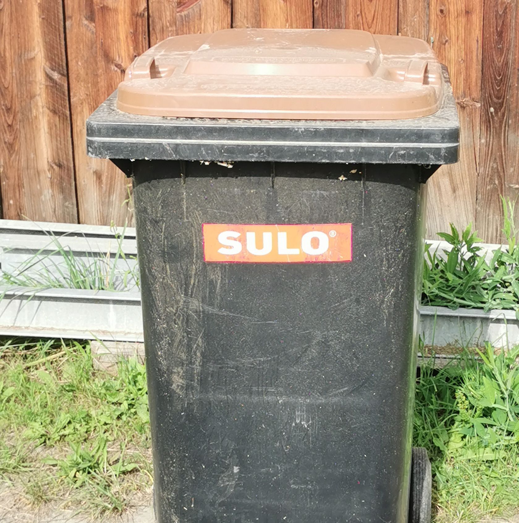 Braune Tonne für Bioabfälle in Bad Wildungen