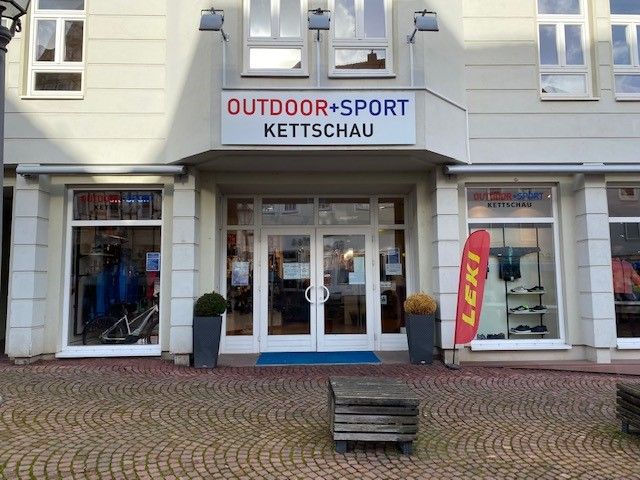 Außenansicht des Eingangs von Outdoor-Sport-Kettschau