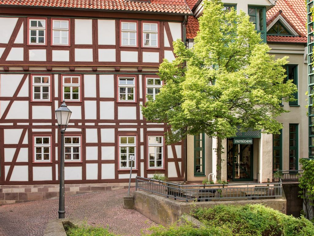 Außenaufnahme der Stadtbücherei von Bad Wildungen.