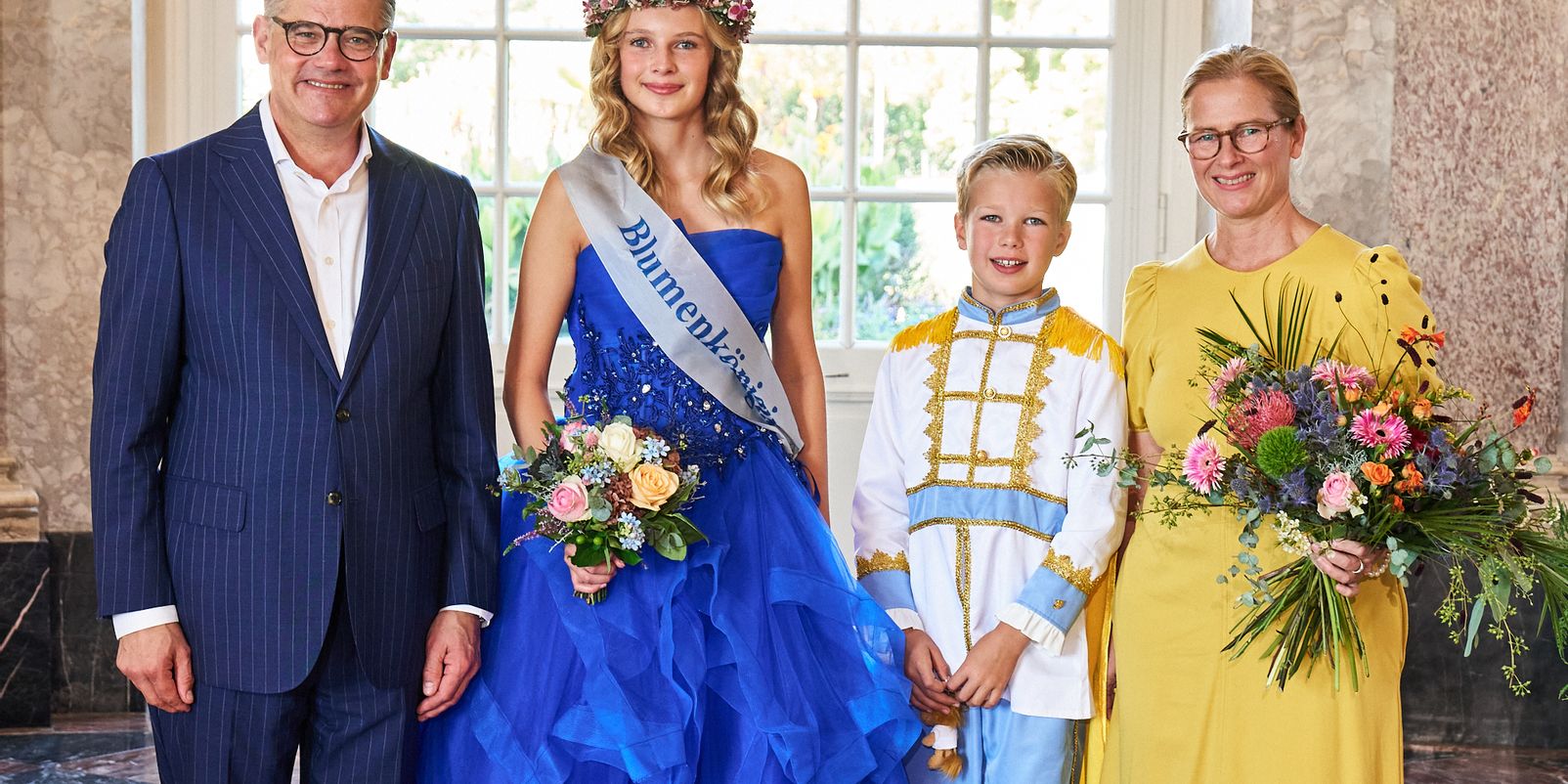 Ministerpräsident Rhein und seine Frau empfangen Hoheiten im Schloss Biebrich