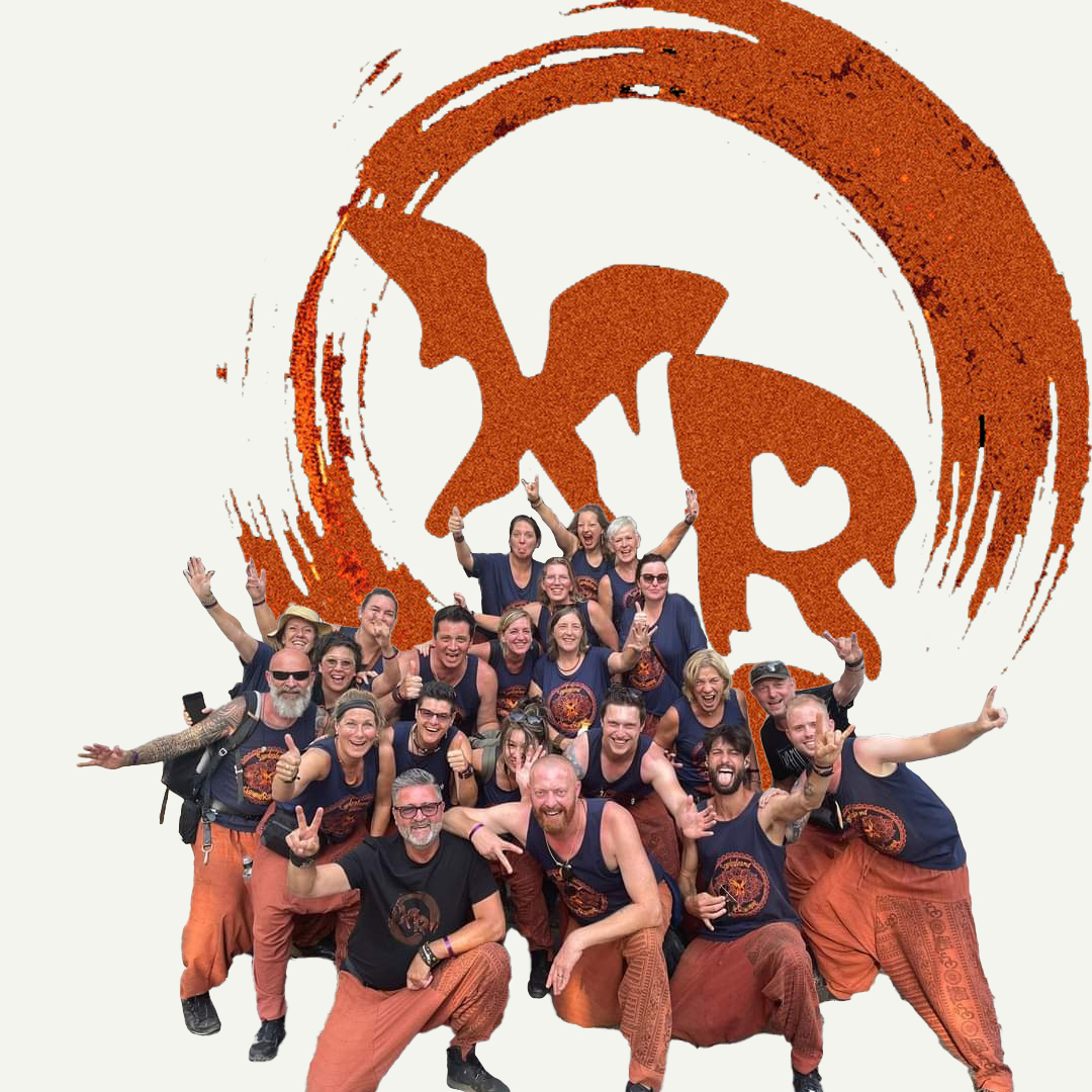 Gruppenbild der Sambagruppe Xammeramme vor ihrem Logo.