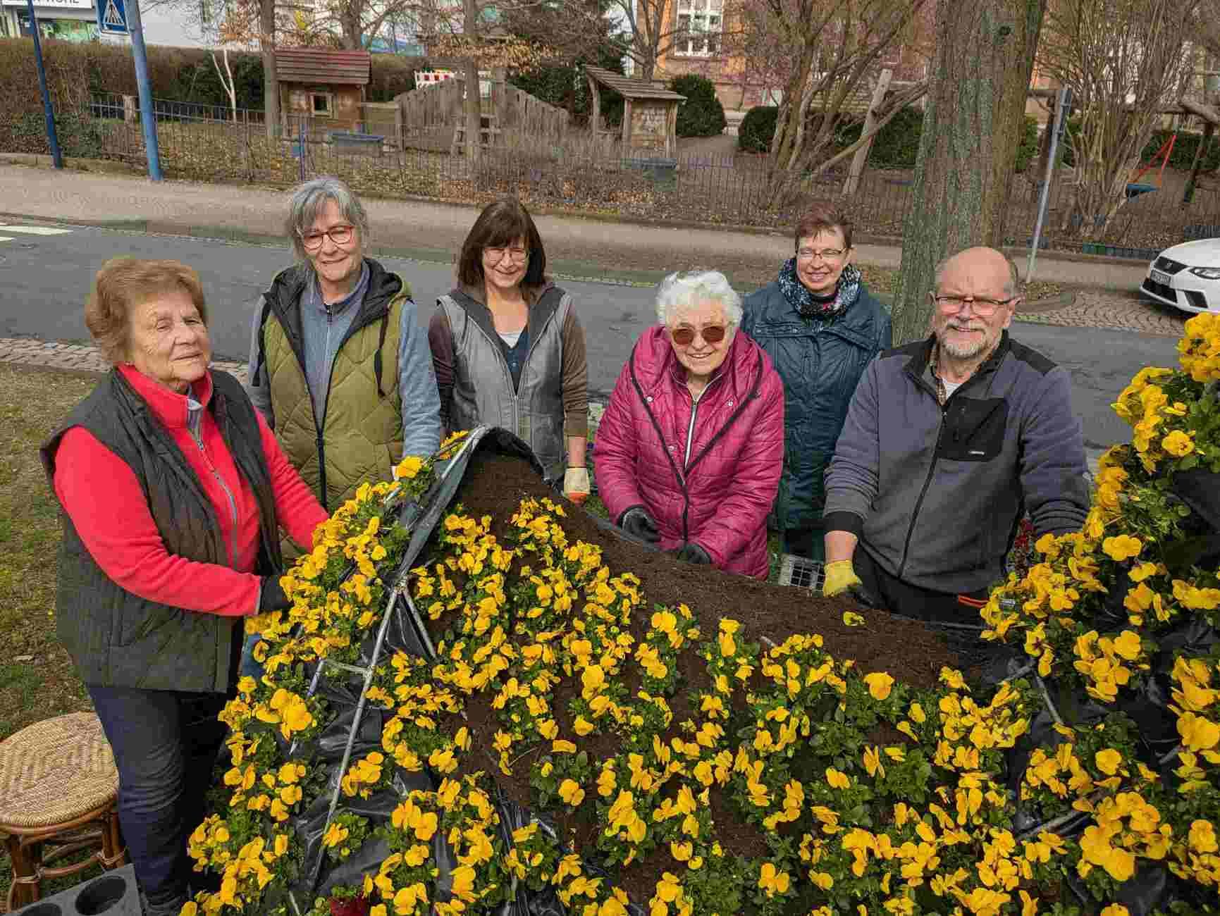 Vorbereitung des Osterschmucks in Bad Wildungen.