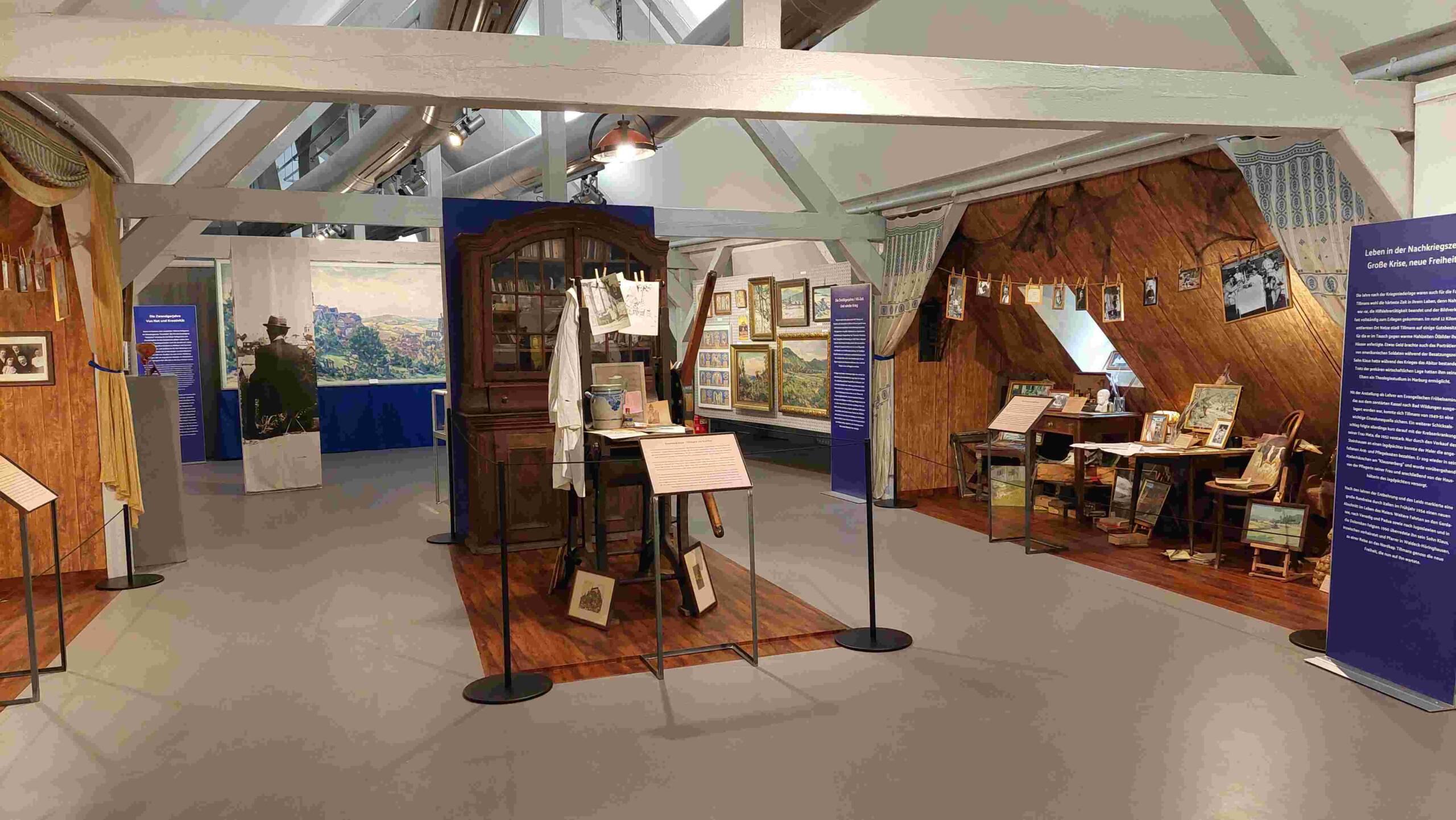 Zu sehen ist ein Teil der Daueraustellung von Willi Tillman in der Wandelhalle Bad Wildungen.