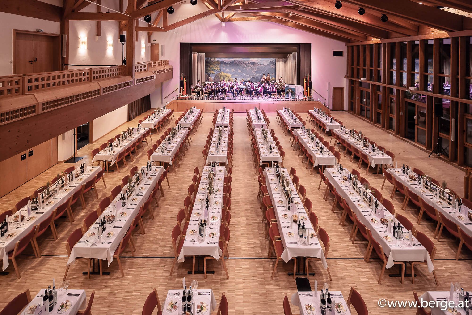 Live-Musik in der DorfAlpe in Fischen im Allgäu – gemütliches Ambiente mit regionaler Volksmusik und geselliger Atmosphäre.