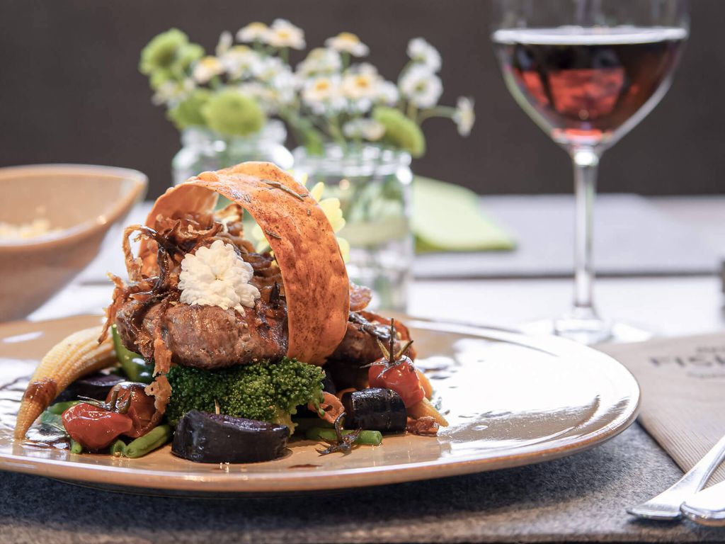 Elegantes, hochwertig angerichtetes Gericht – exklusive Gourmet-Kreation für Feinschmecker und besondere Genussmomente.