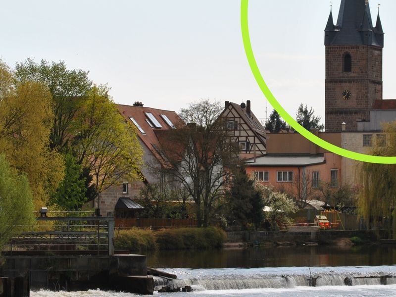 Kirche Bruck und Regnitz im Vordergrund