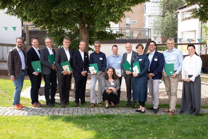 Gruppenfoto Partner Allianz klimaneutrales Erlangen