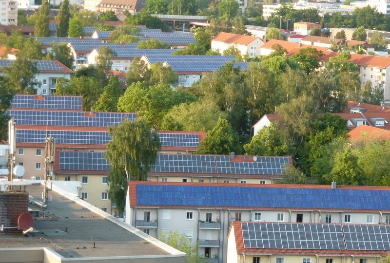 Solarstrom-Vor-Ort-Versorgung in Mehrparteienhäusern