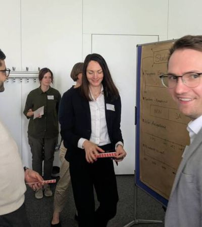 Menschen in einer Arbeitsgruppe