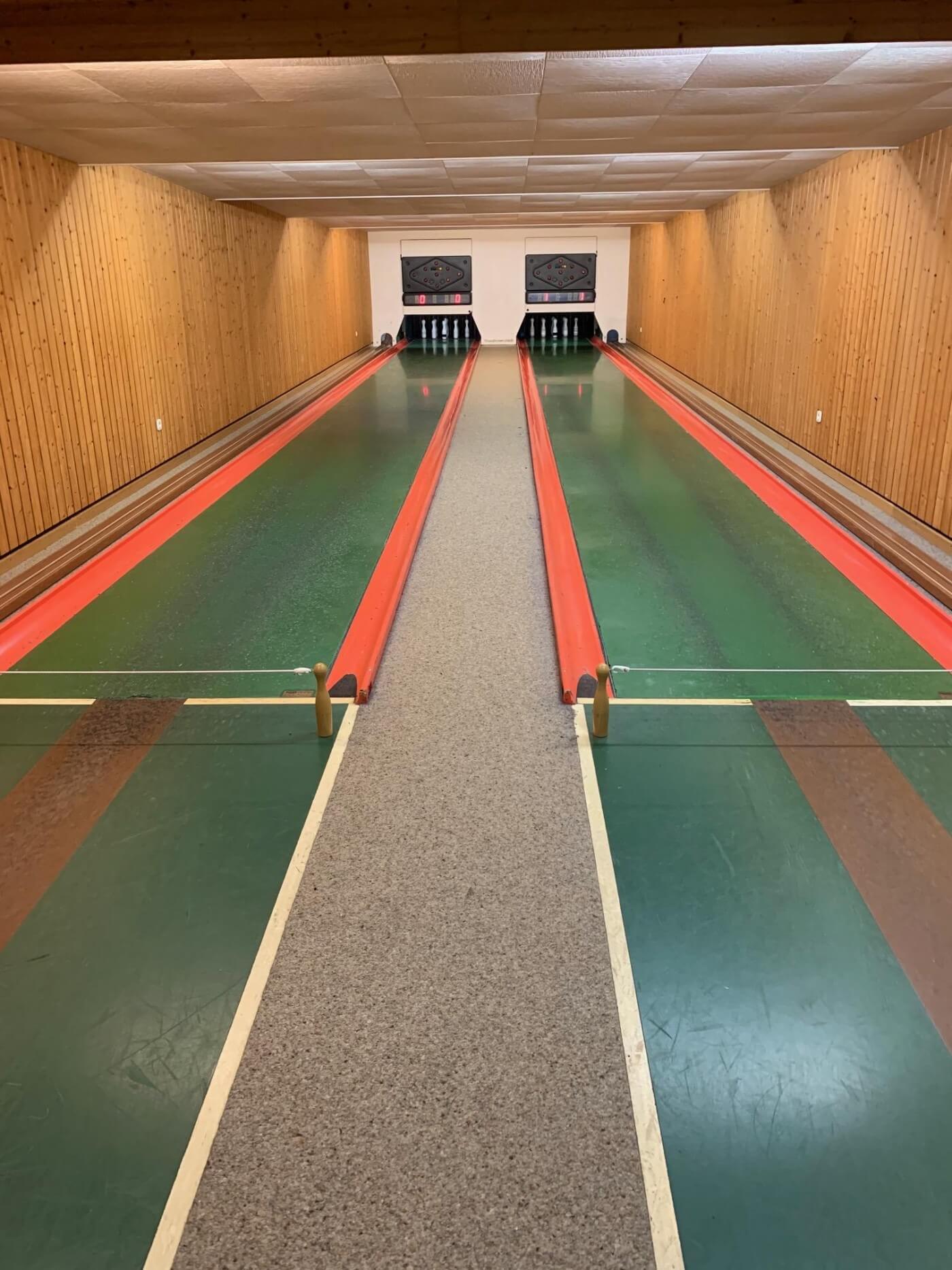 Feiern in geselliger Runde mit eigener Kegelbahn – die Speisegalerie Fischen bietet den idealen Rahmen für besondere Anlässe mit Spaß und Genuss.