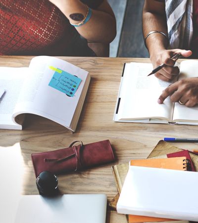 Case Studies bearbeitet Personen am lernen