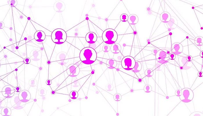 Clusteranalyse: Personen in verschiedenen Farben mit Distanzmaßen - Symbolbild