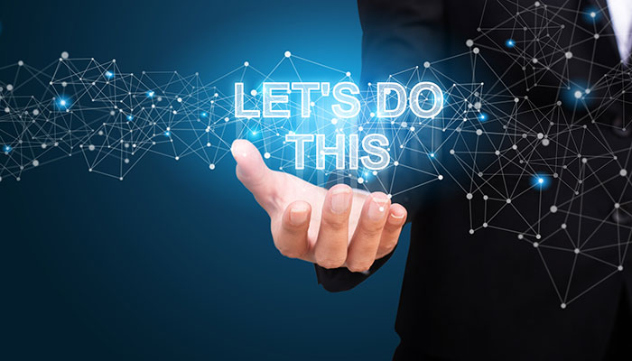 Sonderfragetypen als Erfolgsgarantie: Ein Mann hält seine Hand offen und es schwebt eine Textwolke 