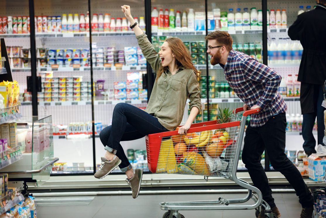 Individuelle Marktforschung Lebensmittelhersteller Personen in Einkaufswagen