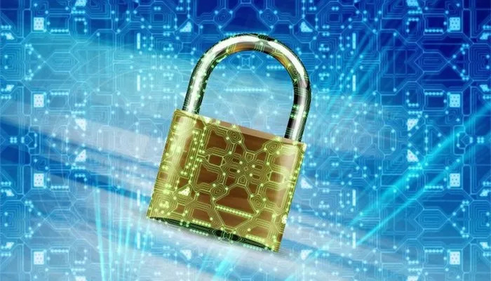 Ein Schloss mit Datenstrukturen zeigt die Gefahr von fehlender Anonymität bei der Customer Journey.