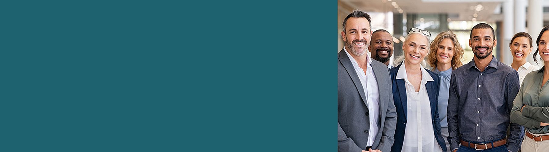 Eine Gruppe an neuen Mitarbeitern hat ein erfolgreiches Onboarding absolviert.