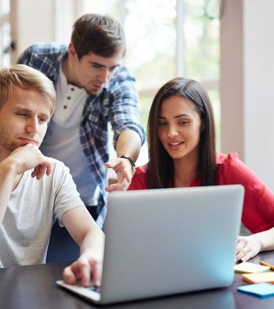 People discussing Webinar