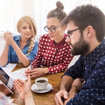 Fokusgruppe in einer Sitzung