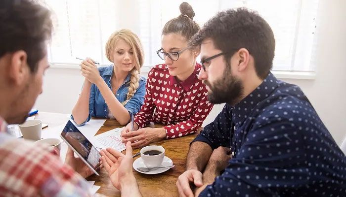 Fokusgruppe in einer Sitzung
