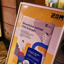 Poster der Veranstaltung auf Ständer