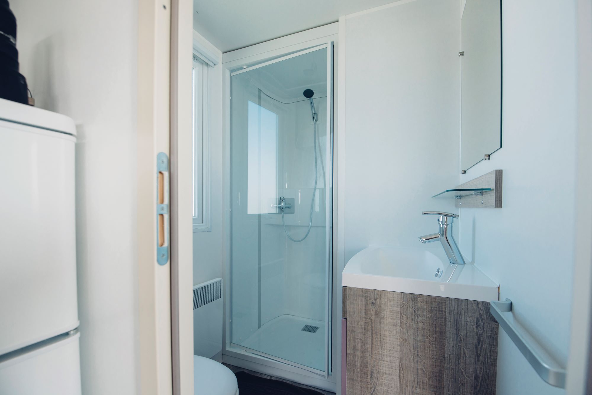 Badezimmer im Mobilheim auf dem Campingplatz Rantum