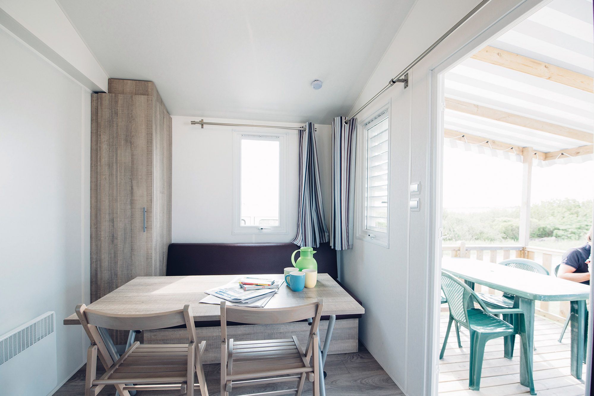 Essbereich im kleinen Mobilheim auf dem Campingplatz Rantum