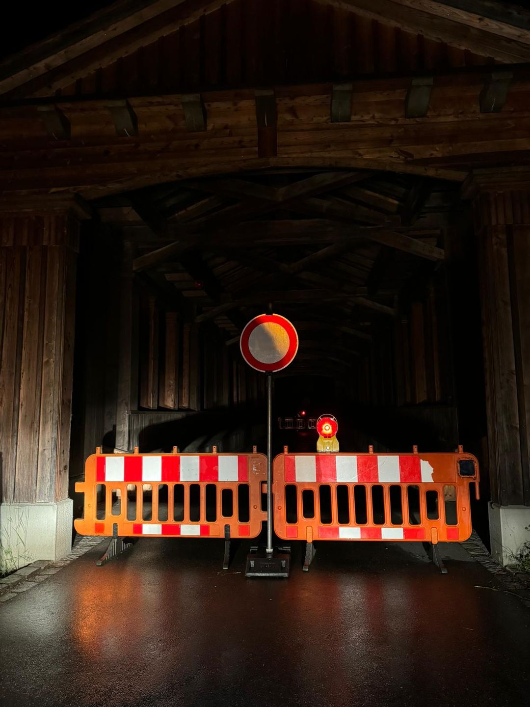 Hochwasser: Holzbrücke Eriskirch gesperrt