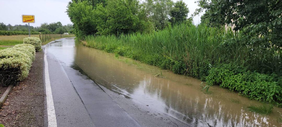 Hochwasser: Schwediweg Richtung Gmünd gesperrt