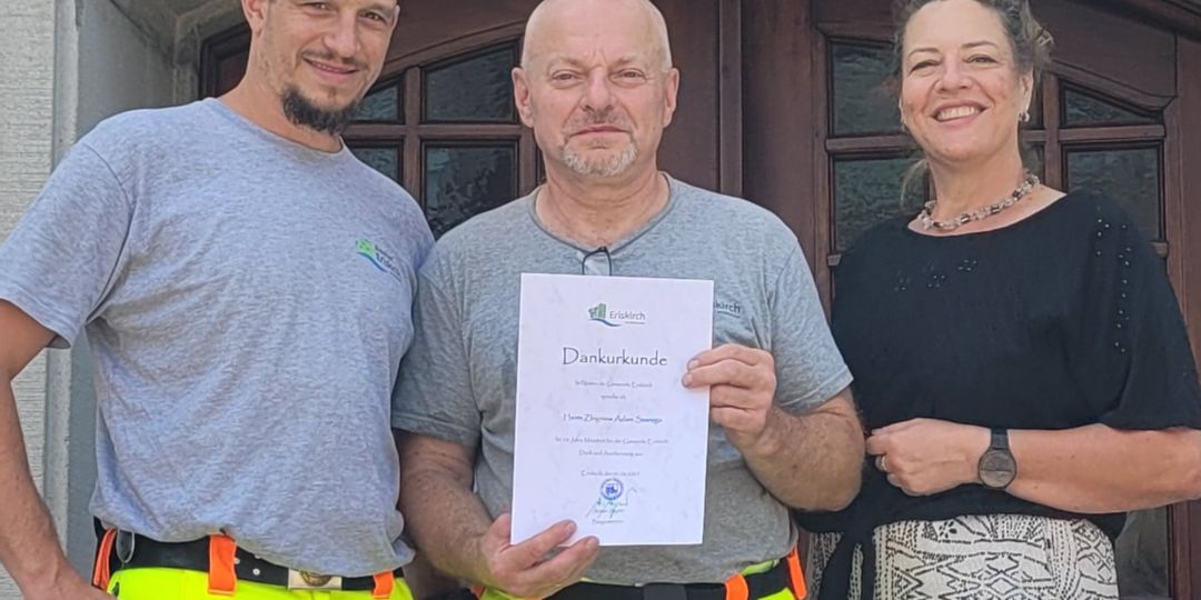 10 Jahre im Eriskircher Bauhof: Adam Szaruga feiert sein Dienstjubiläum