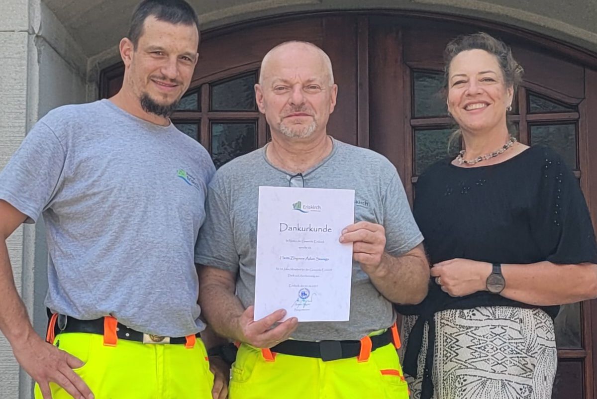 10 Jahre im Eriskircher Bauhof: Adam Szaruga feiert sein Dienstjubiläum