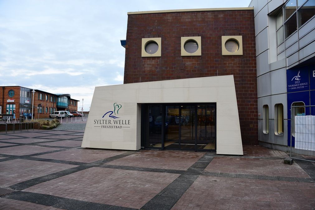 Eingang zur Sylter Welle - dem Freizeitbad in Westerland auf Sylt