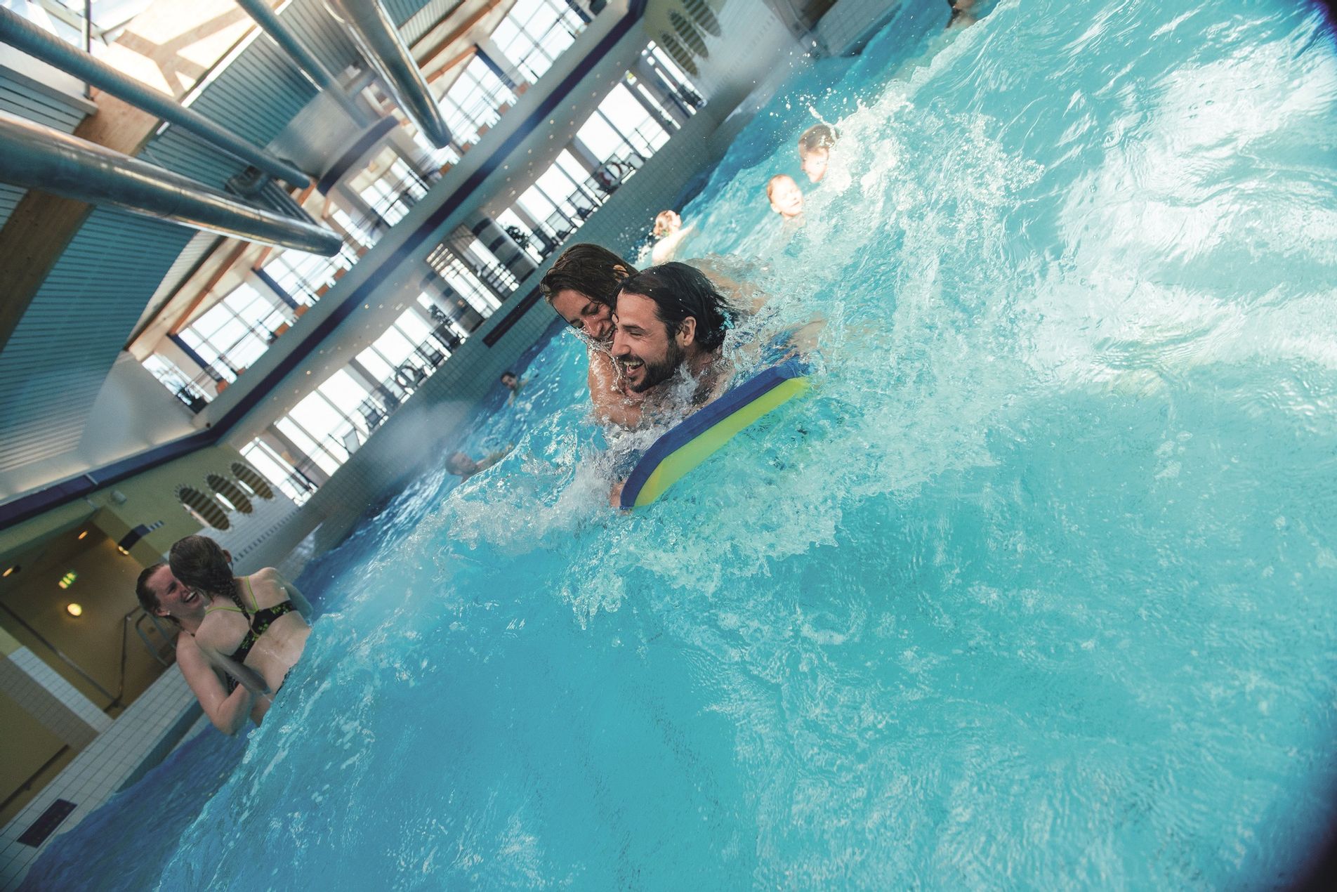 Wellenbecken in der Badelandschaft der Sylter Welle