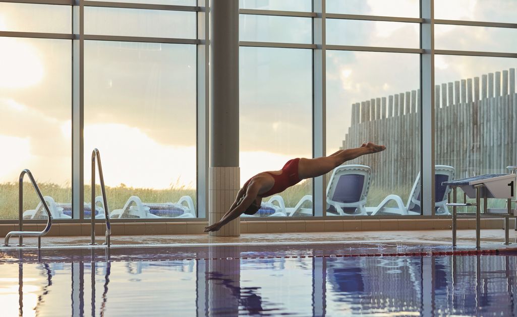 Kopfsprung ins Sportbecken der Sylter Welle