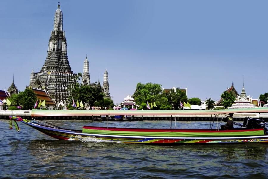 BKK - Longboat auf dem Fluss